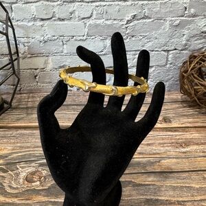 Vintage Trifari Gold Bangle Bracelet ITM877